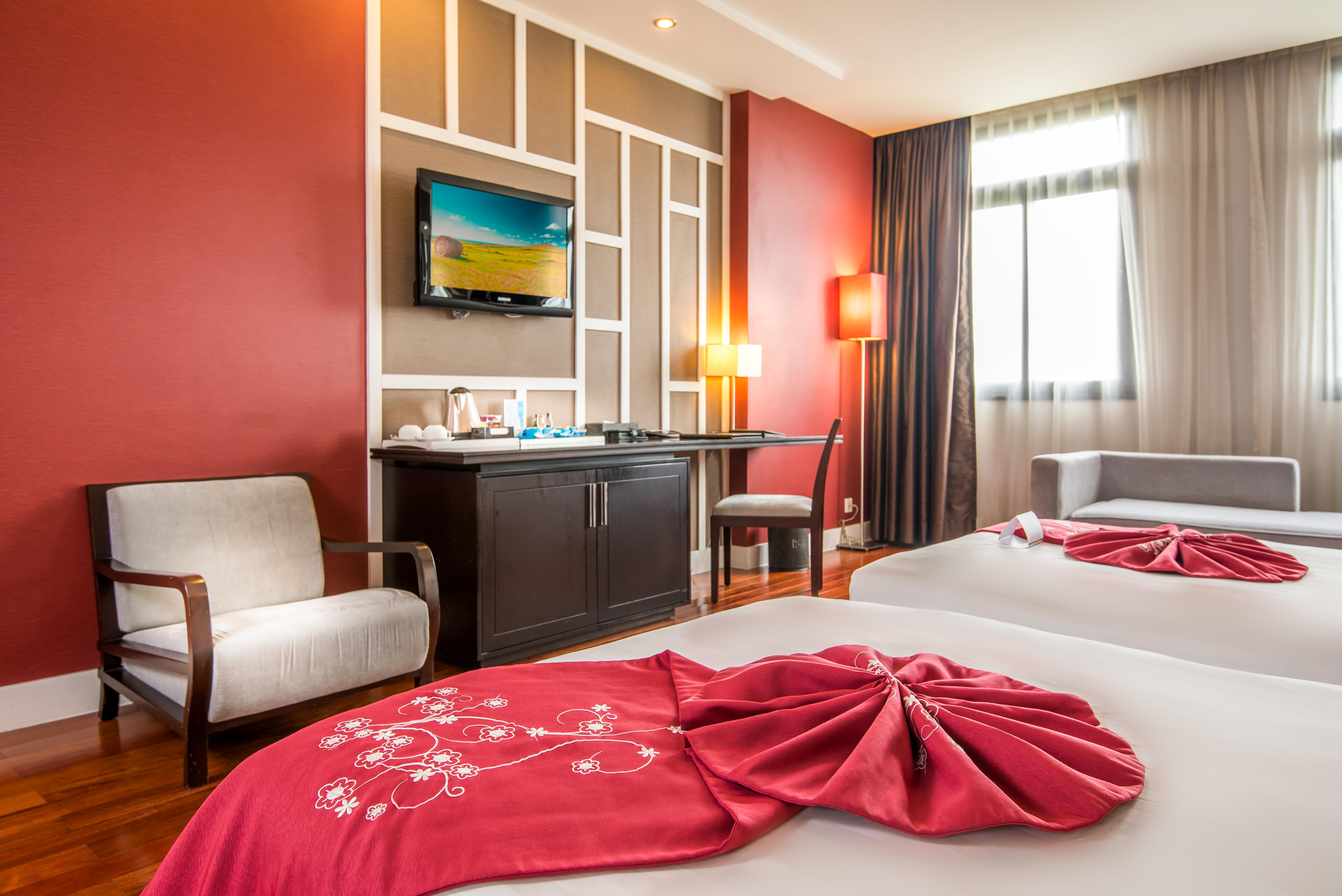 Royal Lotus Hotel Ha Long Exterior photo