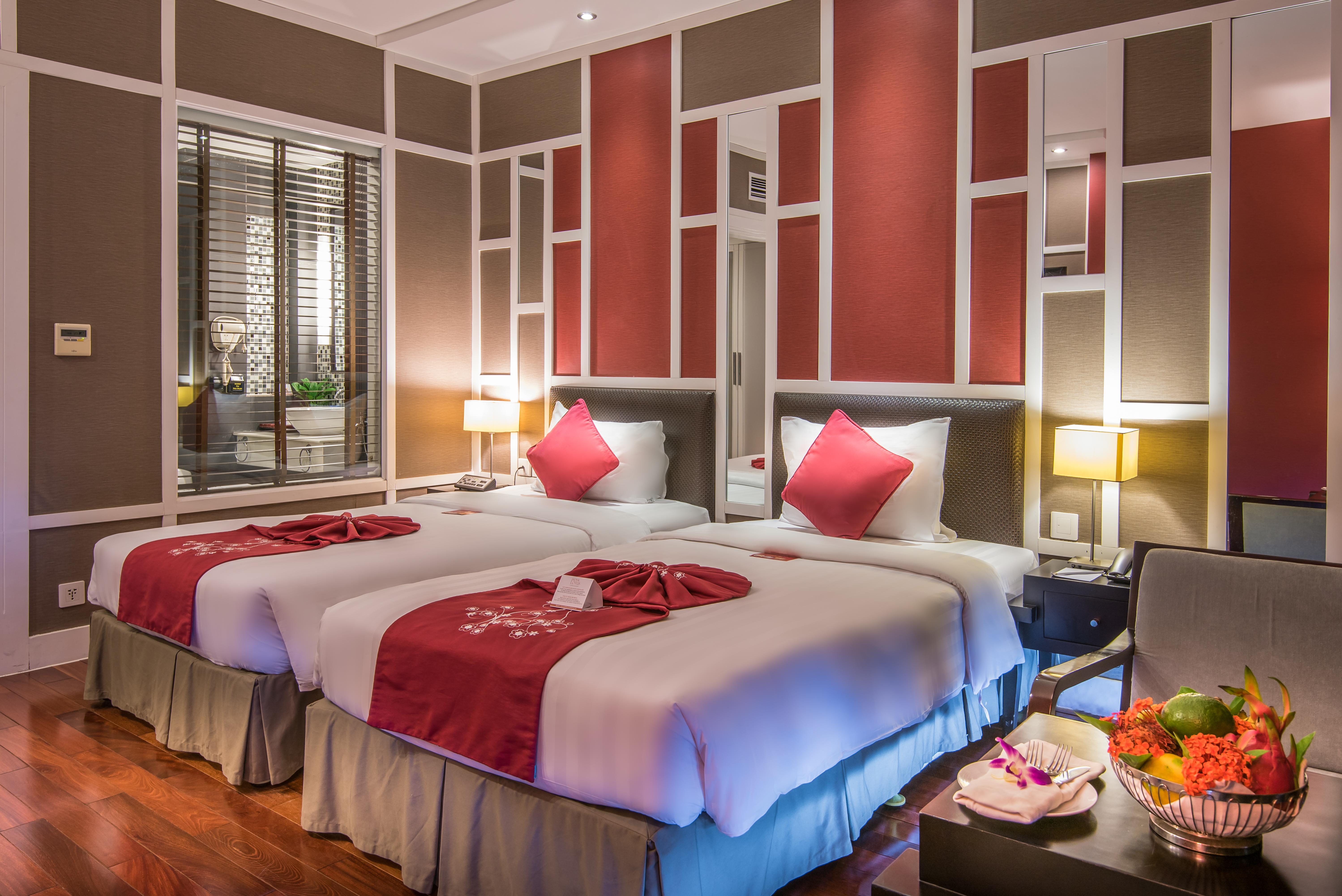 Royal Lotus Hotel Ha Long Exterior photo