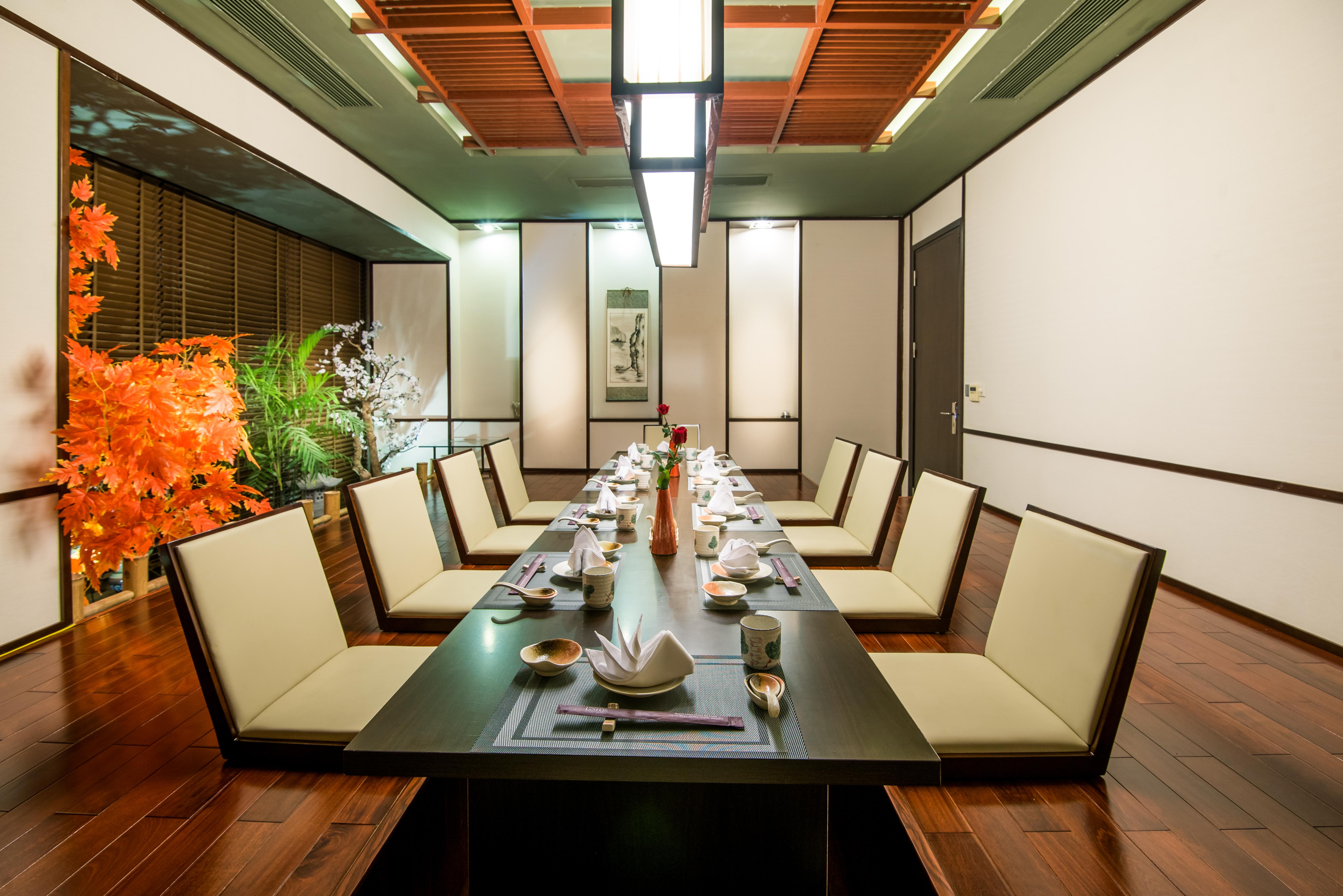 Royal Lotus Hotel Ha Long Exterior photo
